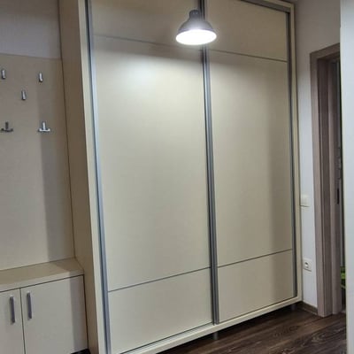 Alquiler de cómodos apartamentos de 2 habitaciones, 55 m², zona Casa de Cultură, Constanza, Rumanía